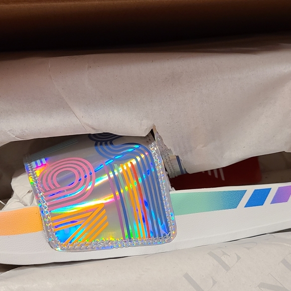 New balance pride slides - Picture 4 of 5